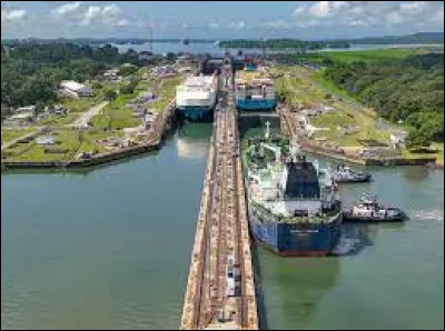 Which ocean is not covered by the Panama Canal?