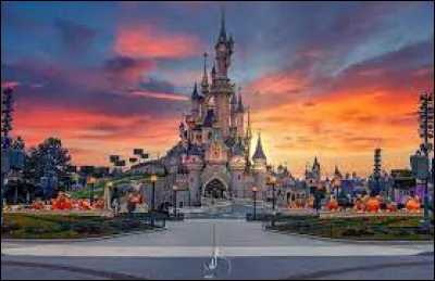 Disneyland the theme park was inaugurated before Asterix.