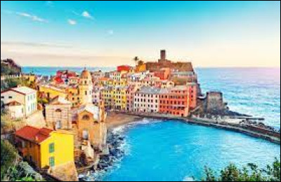 Which country is not bordered by the Ligurian Sea?