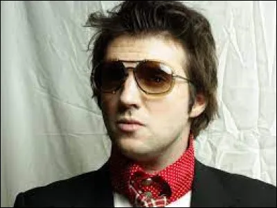 Who is this man, known for his success ca m'enerve?