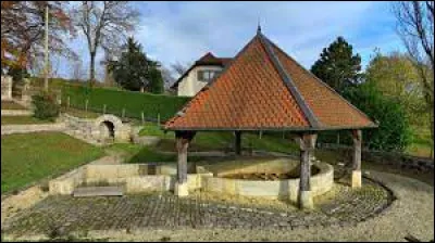 We end our walk in Velesmes-Essarts. A village in the Bisontine catchment area, it is located in the former ...