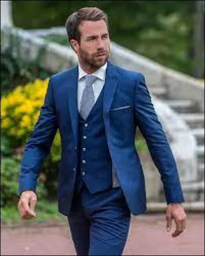 It is an expression meaning to prepare for a great occasion.