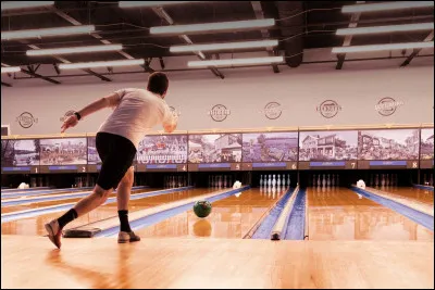 How many pins are there to knock down in bowling?