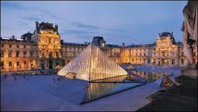To whom do we owe the Louvre pyramid?