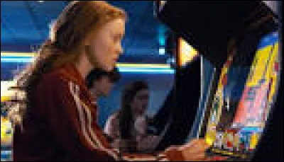 What was Max's score in the 1st episode of season 2?