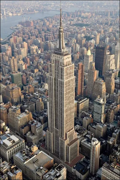 In which city is the Empire State Building located?