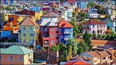 What is this port city on the Chilean coast?