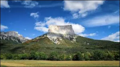 Is Mont Ventoux higher or lower in altitude than Mont Aiguille?