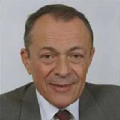 Which Yvelines town was Michel Rocard mayor of?