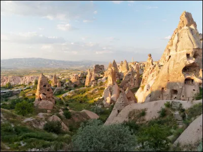 Which of these countries does not share a border with Turkey?