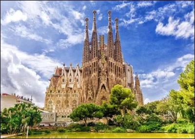 Where is the Sagrada Familia located?