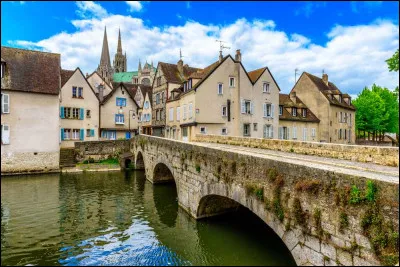 Chartres is a town in the Loiret department.