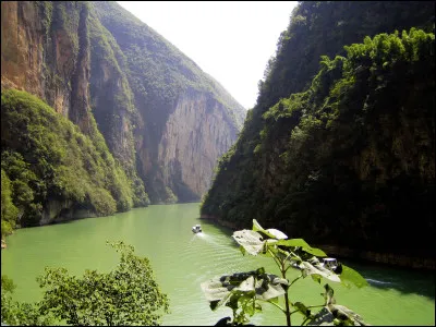 What is the name of China's longest river?