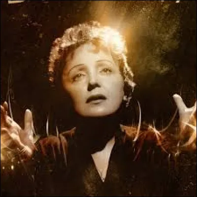 Can we hear the phrase: Je me fous du monde entier (I don't give a damn about the whole world) in Edith Piaf's song Hymne a l'amour?