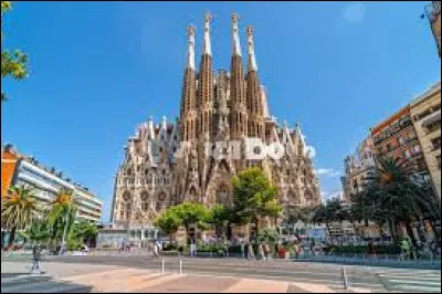 Geography - In which Spanish city can the Sagrada Familia be admired?