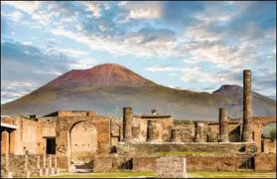 What is this famous town, known for having been buried in autumn 79 when Vesuvius erupted?