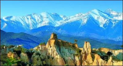 The Canigou massif, which rises to an altitude of 2,784 metres, is located in the Alps.