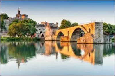 In which department is Avignon located?