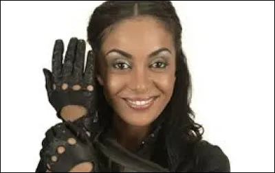 In 2004, Wallen sang L'olivier .