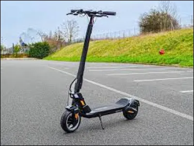In France, the maximum speed allowed for a scooter is 25 km/h.