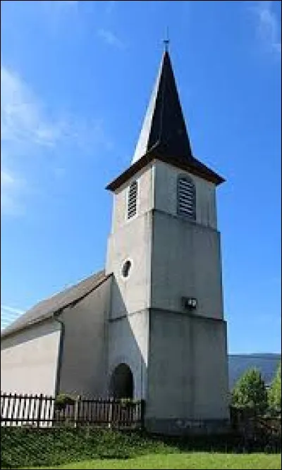 We end this walk in front of the church of Saint-Martin, in Uzer. A Bigourdan village, it is located in the ...