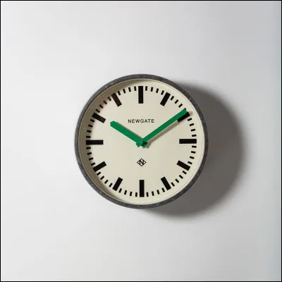 How many quarters of an hour are there in 4 hours?