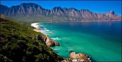 In which ocean is Cape Verde located?