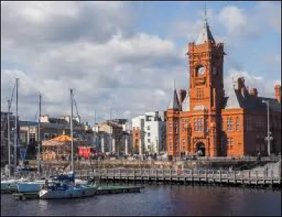 What is this city of 300,000 inhabitants, capital of Wales?