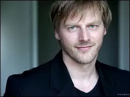 Company director, Melanie's former boss, Thomas' ex!