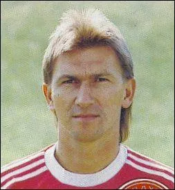 Select correct player name