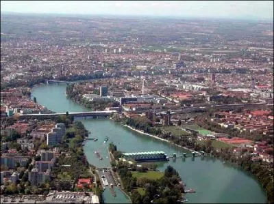 Which of the following cities is located on the French border?