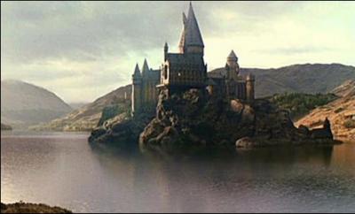 How do you say 'Hogwarts' in English?