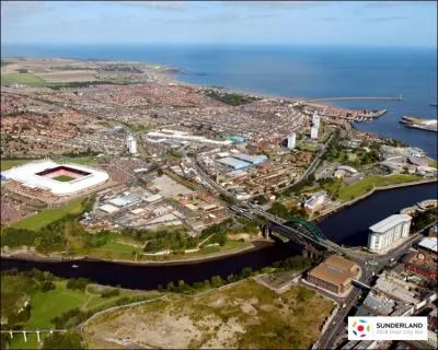 What Football Club does Maisie support?