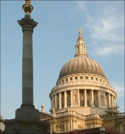 It was designed by the famous architect Sir Christopher Wren, after the Great Fire. What is it?