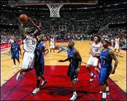 Who does NOT play basketball ?