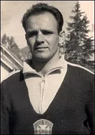 Few of the Brazilians who have won two World Cups remain to play in their native country ! I know one ! José Macia says '' Pepe '', loyal to the prestigious club of ...