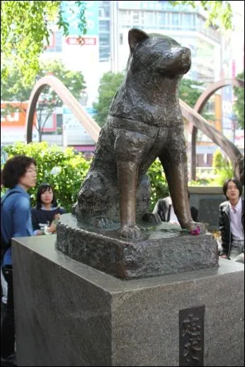 What is this statue of?