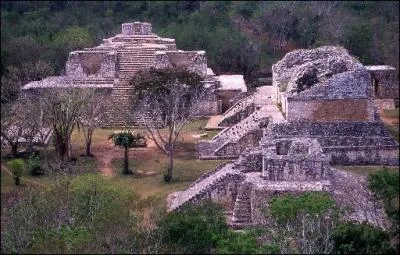 Where can you admire the remains of monuments built by the Mayans?
