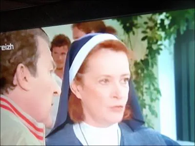 In this series, Dominique Lavanant and Martin Lamotte form a rather original team