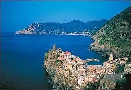 What do we call this part of the Mediterranean between Corsica, Sardinia, Sicily and Italy?