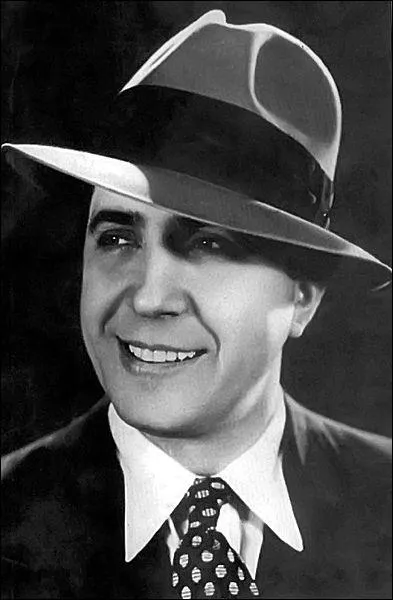 You cultivate a boundless admiration for the tango of Carlos Gardel, the singer-songwriter whose birthplace is still a mystery. Which destination will you choose?