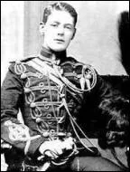 Who is this handsome, slender young man?