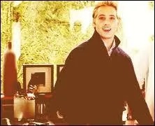 What dose carslie do for a living