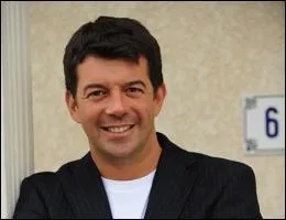 Who is this TV presenter ?