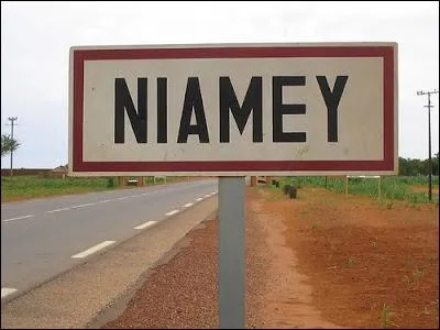 Of which country is Niamey the capital?