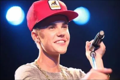 Who is Justin currently dating in April 2013?