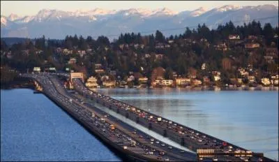 WA state is home to _______ out of the 5 longest floating bridges in the world.