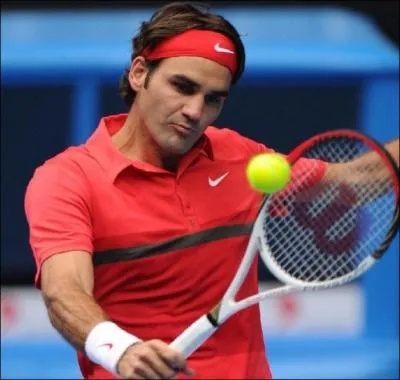 What is Roger Federer's nationality?