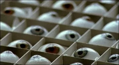 Defect of the armour for the killer!