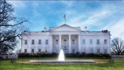 The official residence and the principal workplace of the president of the USA since 1800 is :